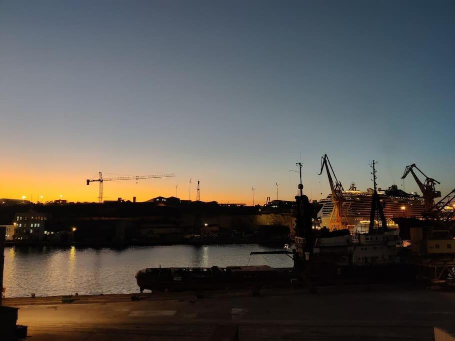 Deck 3 Savynomad Harbour Residences Wow Views Cospicua Zewnętrze zdjęcie